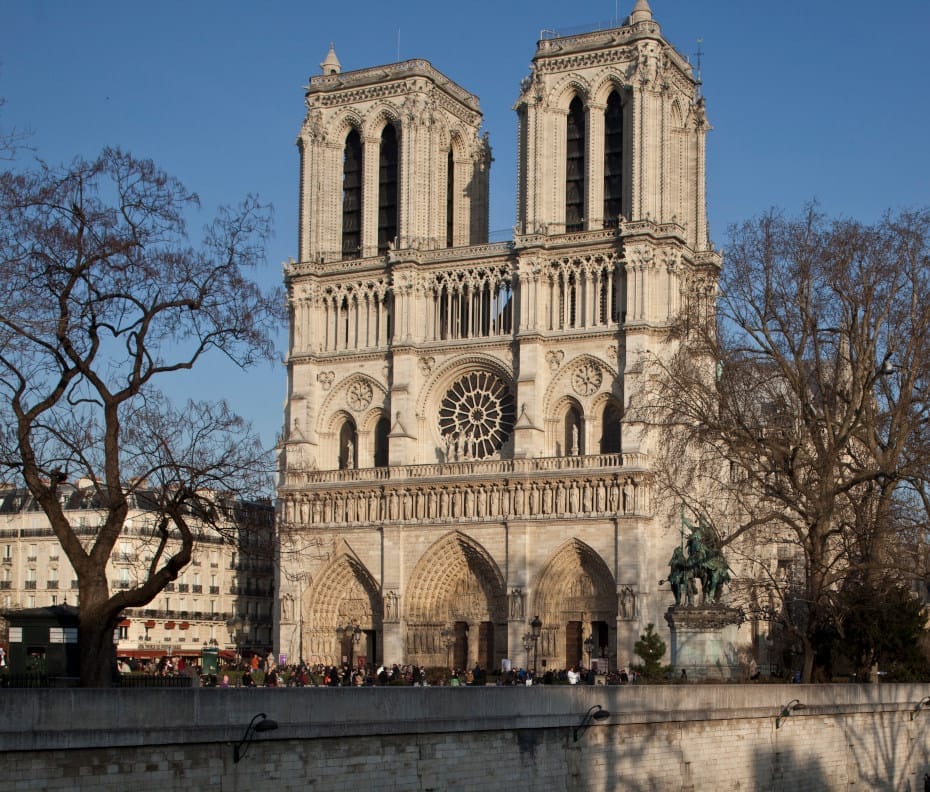 La façade occidentale de la cathédrale Notre-Dame de Paris, vue Sud-Ouest