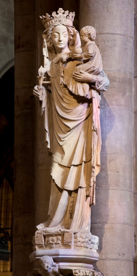 Statue de Notre Dame, appelée statue de la Vierge à l'enfant, de plain-pied