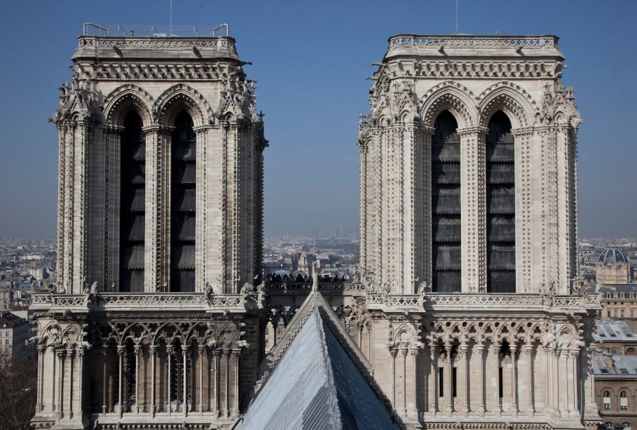 Le côté Est des deux tours vues depuis le toit de la cathédrale Notre-Dame de Paris